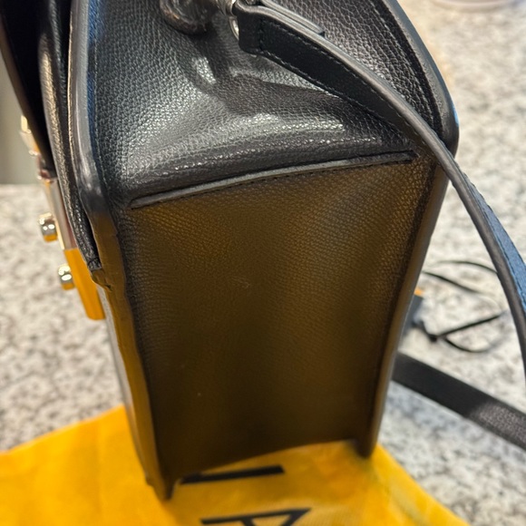 Valentino by Mariano handbag 7.5inx9inx3.75in - Picture 4 of 11